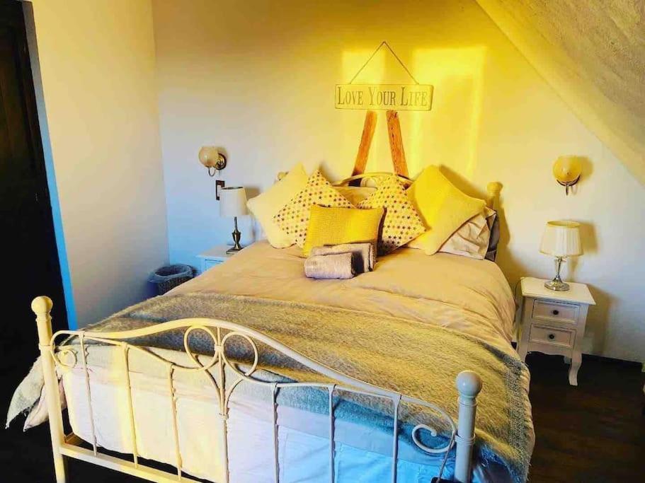 Stunning Barn Conversion Ideal For Large Families Bildeston Exteriör bild