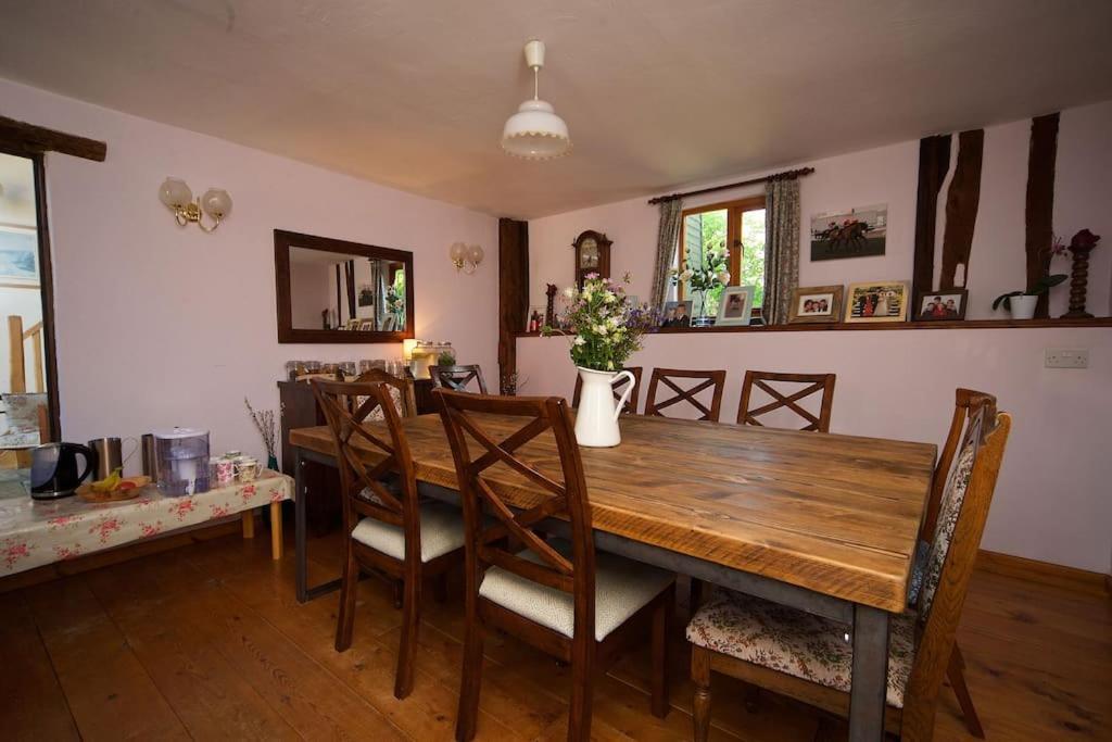 Stunning Barn Conversion Ideal For Large Families Bildeston Exteriör bild