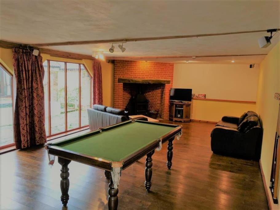 Stunning Barn Conversion Ideal For Large Families Bildeston Exteriör bild