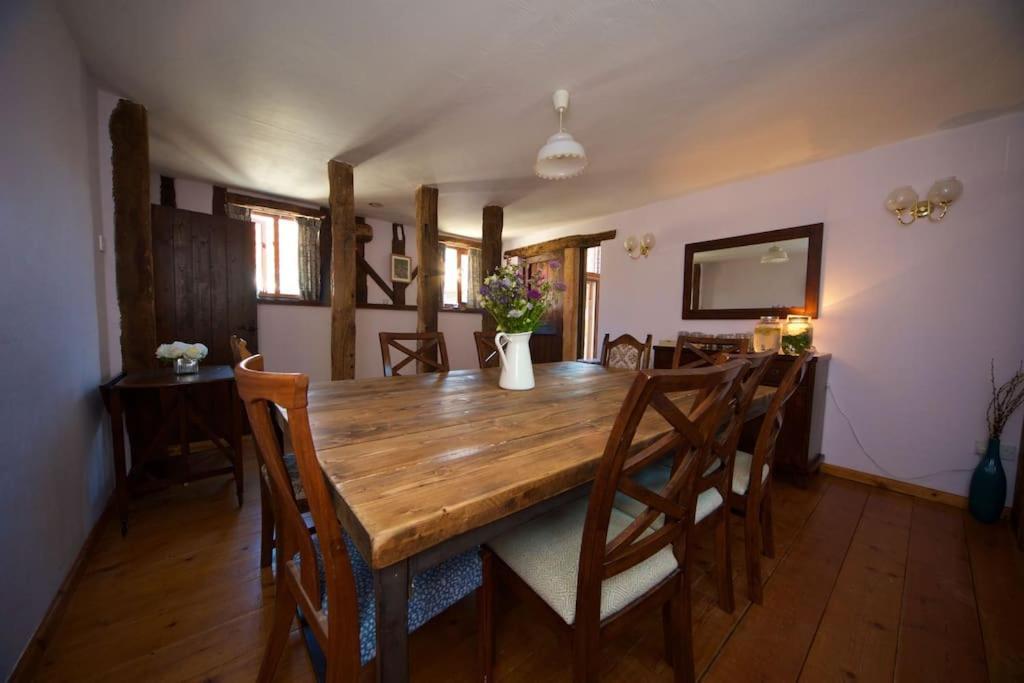 Stunning Barn Conversion Ideal For Large Families Bildeston Exteriör bild