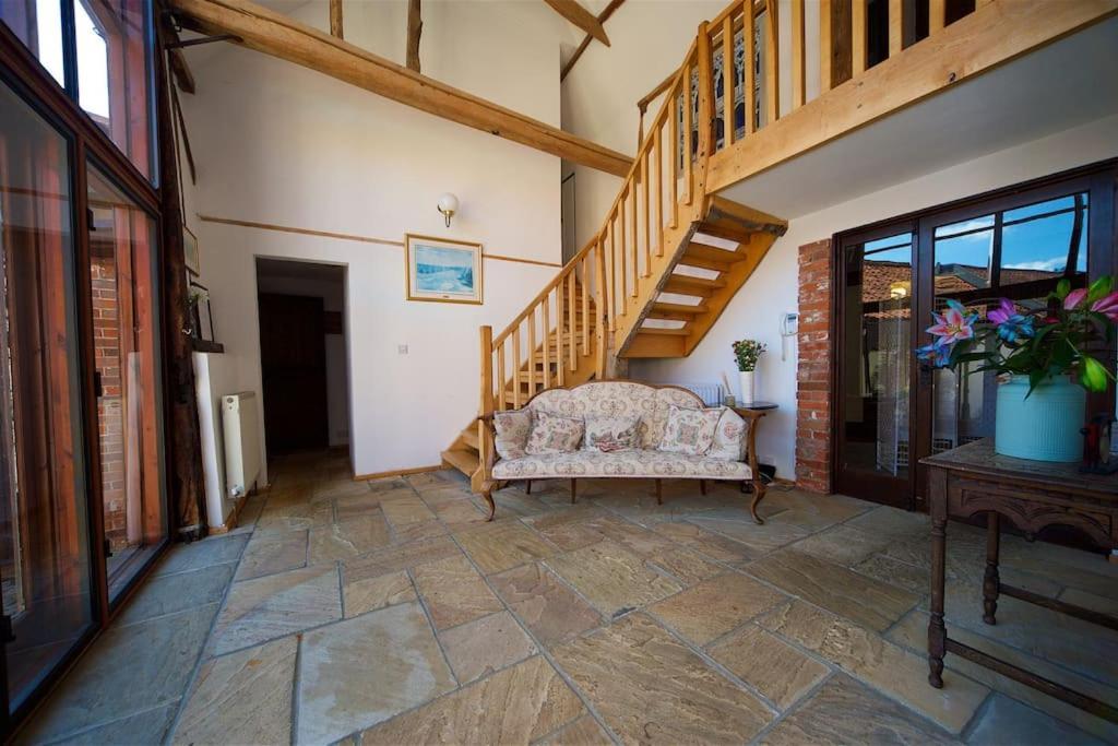 Stunning Barn Conversion Ideal For Large Families Bildeston Exteriör bild