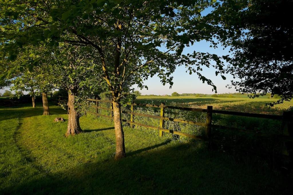 Stunning Barn Conversion Ideal For Large Families Bildeston Exteriör bild